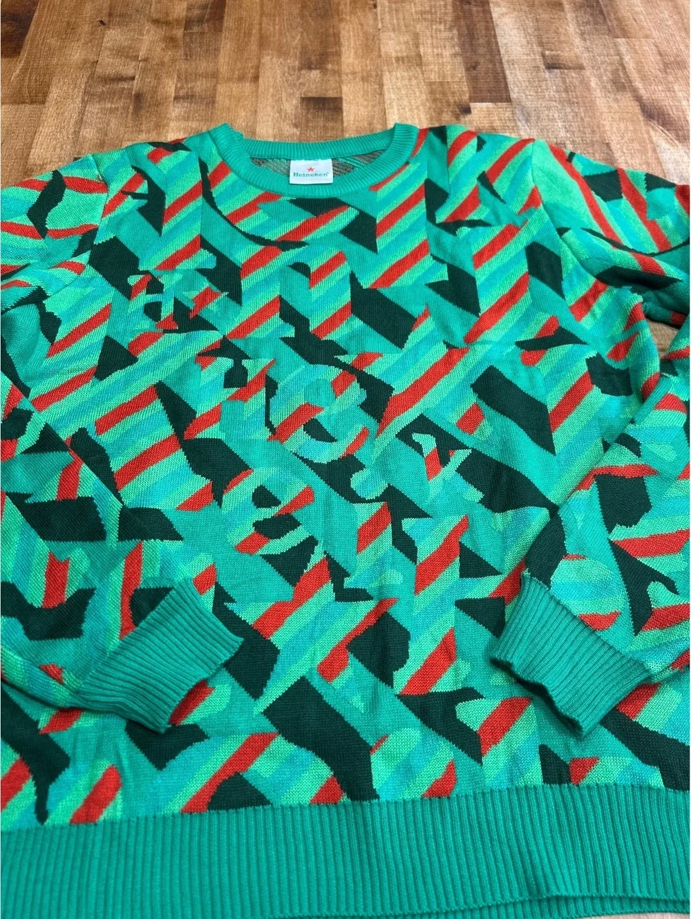 Heineken Vintage Style Green and Red Geometric Pattern Sweater